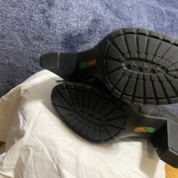 Timberland boots size 10 - Picture 2 of 5